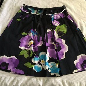 First Option Women's Knee Length Multicolor Skirt Size 6.
